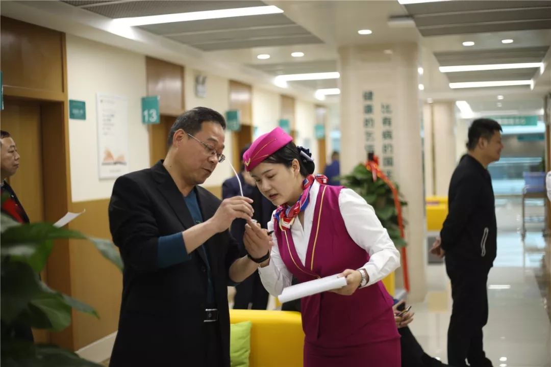 安庆24小时套医保卡(北京医保卡使用指南)